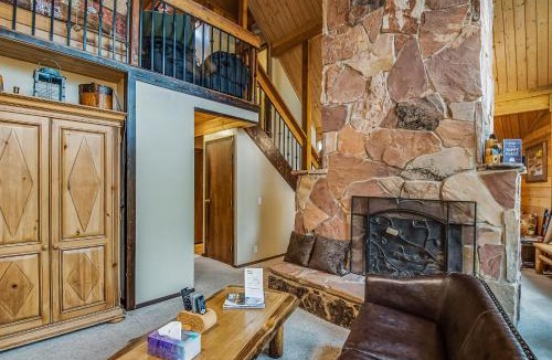Harbor Village House | Aspen Hideaway Cabin