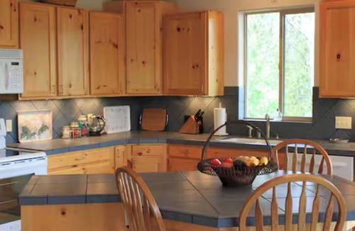 Victor House | Aspen Lakehouse (in Victor, Co)