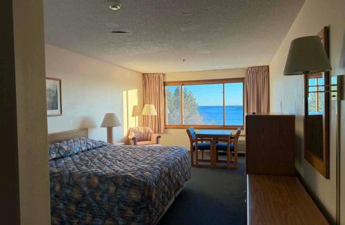 Croftville Hotel | Aspen Lodge
