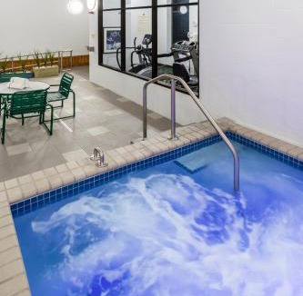 Kutzky Park Hotel | Aspen Suites - Rochester