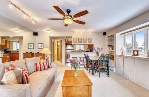West End House | Aspen Townhome w/Deck - Restaurant Row