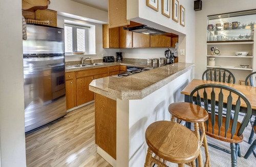West End House | Aspen Townhome w/Deck - Restaurant Row