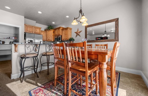 Mountain Green House | Aspen Tree Chalet |Snowbasin|By Pineview Reservoir