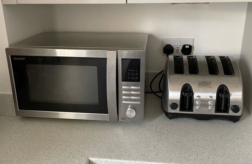 Hemel Hempstead House | Aspen Villa- Near London Harry Potter Studios