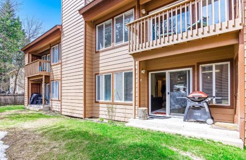 McCall Apartment | Aspen Village 27