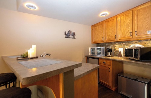 Fall River Estates Hotel | Aspen Winds on Fall River