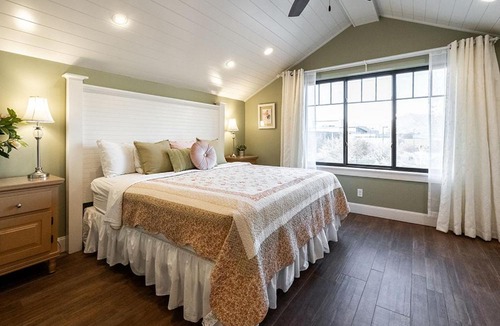 Central Business District Apartment | Aspenwood Manor