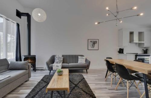 Pont-Rouge Ski Chalet | Assemblee Duo Portneuf - 2 Family Units - 2 Private Spas