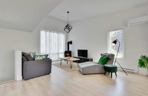 Pont-Rouge Ski Chalet | Assemblee Trio Portneuf - 3 Family Units - Spa & Nature