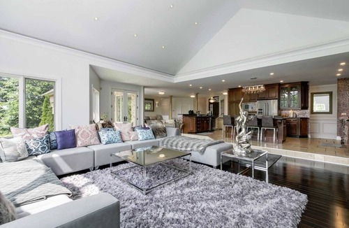 Ashburn House | Assets Event Venue Modern interior with elegant Décor.