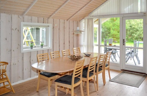 Hou House | "Åsta" - 1.7km from the sea by Interhome