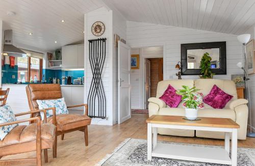 Bridgnorth House | Astbury Falls Luxury Retreat