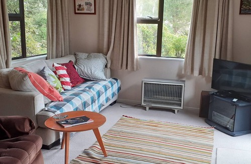 St. Arnaud House | Astelia Cottage, on Bridge St