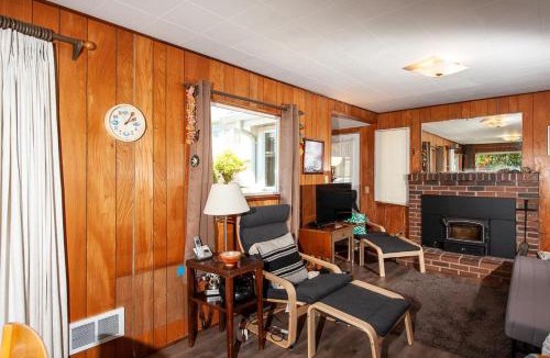 Oceanside House | Aster Cabin