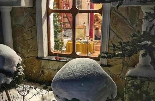 Palitsy House | Aston Martin Tower Art