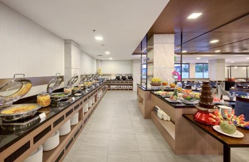 Palu Hotel | Aston Palu Hotel & Conference Center