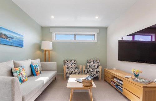 Kapiti Coast Bed & Breakfast | Aston Road Villa Bed & Breakfast