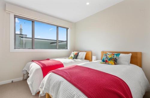 Kapiti Coast Bed & Breakfast | Aston Road Villa Bed & Breakfast