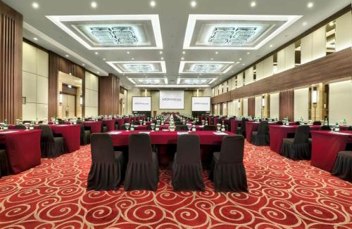 Cipaganti Hotel | Aston Tropicana Hotel Bandung