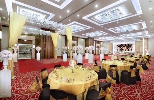 Cipaganti Hotel | Aston Tropicana Hotel Bandung