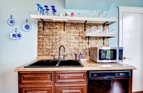 Astoria Apartment | 'astoria Painted Lady' Historic Apt w/River View!