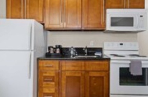 Astoria Hotel | Astoria Rivershore Motel