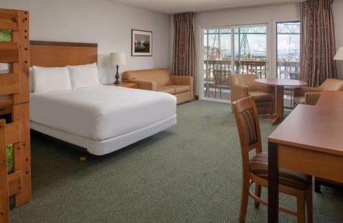 Astoria Hotel | Astoria Riverwalk Inn