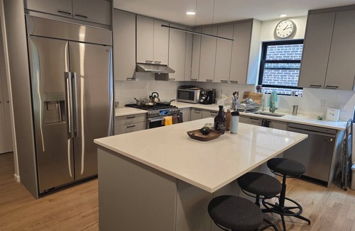 Ditmars Steinway Bed & Breakfast | Astoria, steps away from Manhattan.