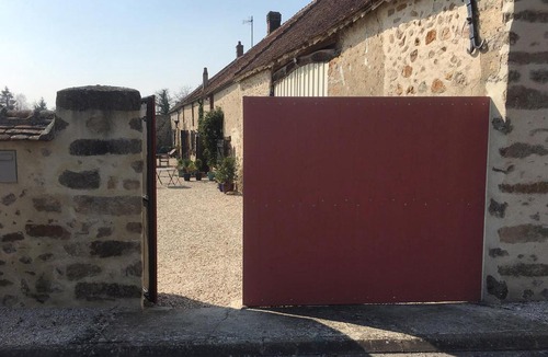 La Villeneuve-au-Chatelot House | ASTRØLABE