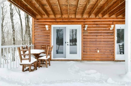 Val-Racine Apartment | Astro 3 – Suite with Two Queen Beds Near Mont-Mégantic