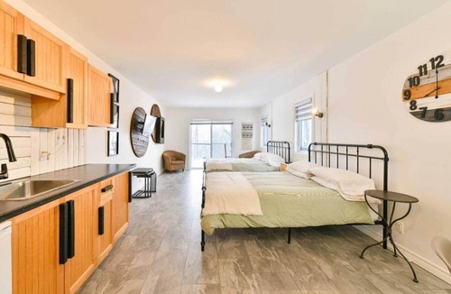 Val-Racine Apartment | Astro 4 – Suite with Two Queen Beds Near Mont-Mégantic