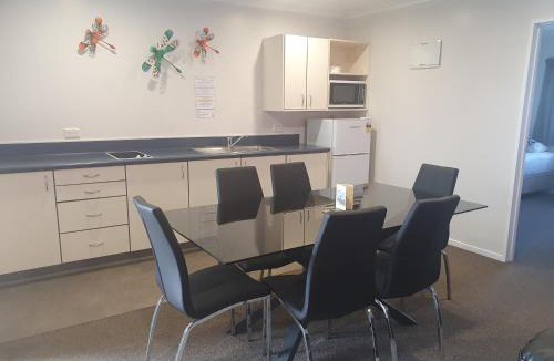 Te Awamutu Hotel | ASURE Albert Park Motor Lodge