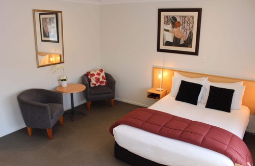 Katikati Hotel | ASURE Kaimai View Motel