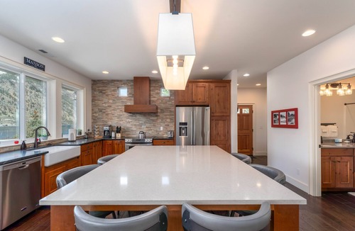 Willow Point House | asy Lake Days & Big Views — Across from Willow Point Park