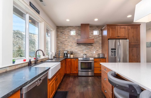 Willow Point House | asy Lake Days & Big Views — Across from Willow Point Park