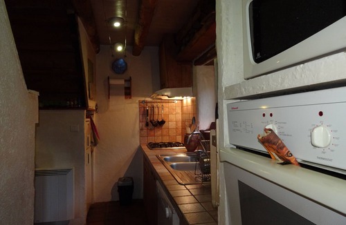 Arrien-en-Bethmale Ski Chalet | At (CAMPAS), listen to the silence in front of the mountain