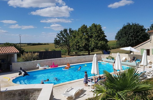 Saint-Pierre-d'Amilly Cottage | at domaine de pegon, in 6 restored gite with pool & reception room