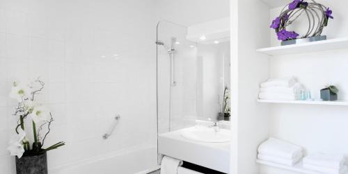 Saint - Aubin - Dupuy Apartment | At Home Appart Hotel
