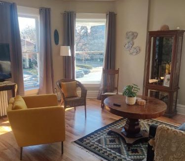 Oak Park Apartment | At Home in Oak Park