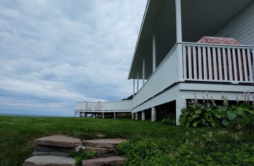 Portugal Cove - St. Philips House | At Ocean's Edge - Beautiful Views and Modern Conveniences