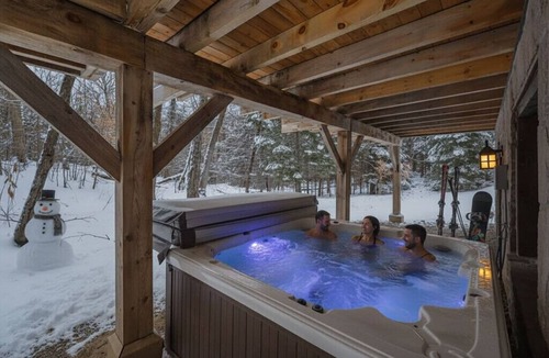 Lac Superieur Village Ski Chalet | At only 7 km from Mont-Tremblant Skiing, Dream Chalet with Spa & Fireplace