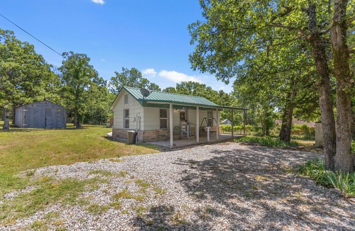 Longtown Cottage | At Sweet Escape, Your Lake Getaway Starts Here