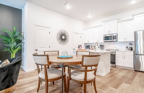 Arlington House | AT&T Stadium Easy Walk + Free Garage Parking