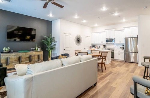Arlington House | AT&T Stadium Easy Walk + Free Garage Parking