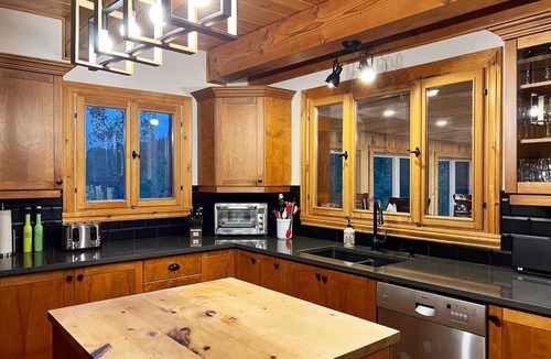 Notre-Dame-de-la-Merci Ski Chalet | At the edge of a navigable lake offering dazzling sunsets.