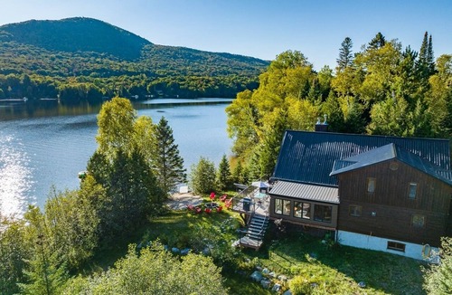 Notre-Dame-de-la-Merci Ski Chalet | At the edge of a navigable lake offering dazzling sunsets.