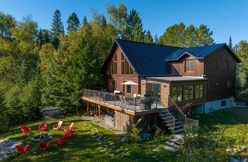 Notre-Dame-de-la-Merci Ski Chalet | At the edge of a navigable lake offering dazzling sunsets.