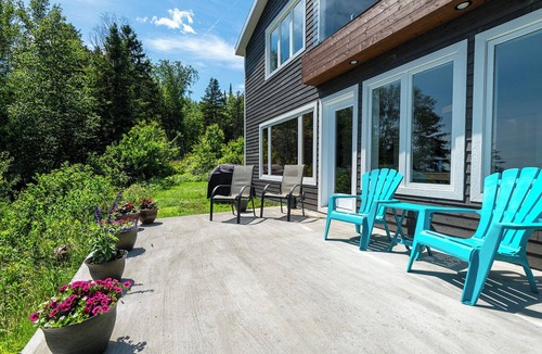 Saint Urbain House | At the edge of the Parc National des Grands-Jardins