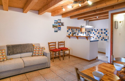 Saint-Pierre-d'Albigny House | At the Foot of the Castle - Parking, WiFi, Garden - Savoie College