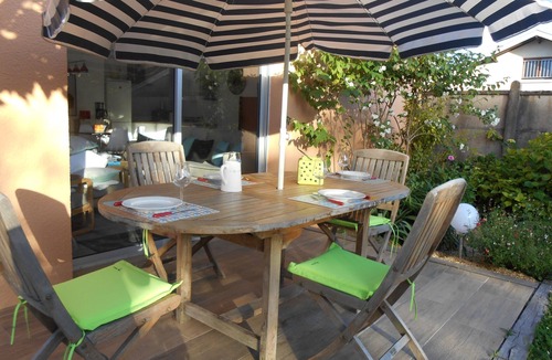 Villenave-d'Ornon House | At the foot of the streetcar warm house with garden for 2/3 p